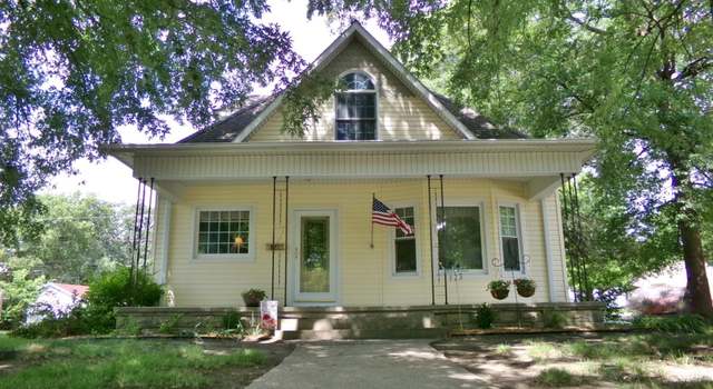 Photo of 823 N 10th St, Beatrice, NE 68310