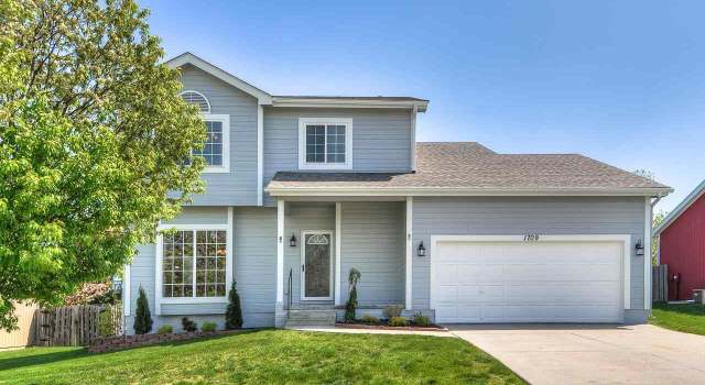 Photo of 1709 Walnut Creek Dr, Papillion, NE 68046