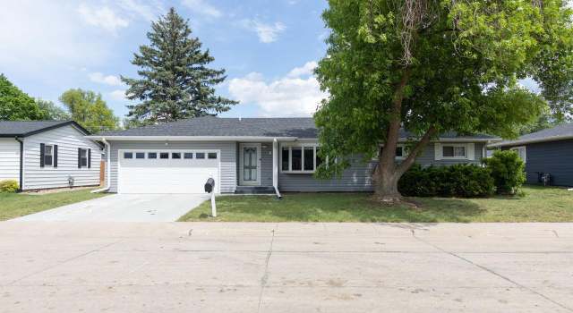 Photo of 6 N Circle Dr, York, NE 68467