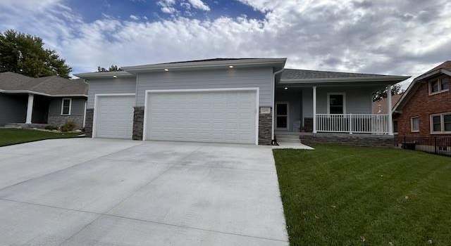 Photo of 1290 N Hackberry St, Wahoo, NE 68066