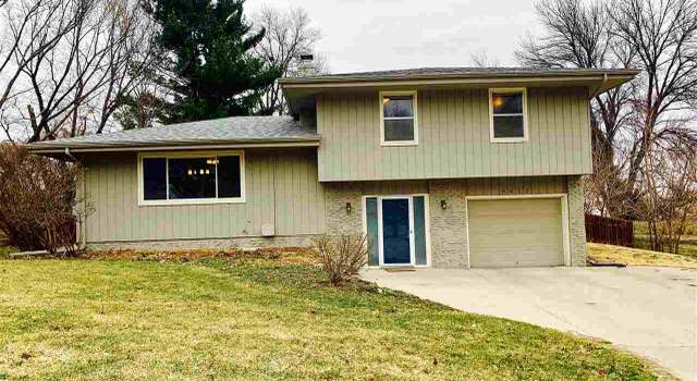 Photo of 9612 Wirt St, Omaha, NE 68134