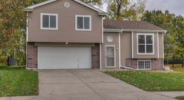 Photo of 11852 Mary St, Omaha, NE 68164