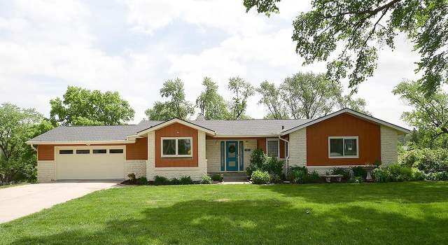 Photo of 951 Crestridge Rd, Omaha, NE 68154