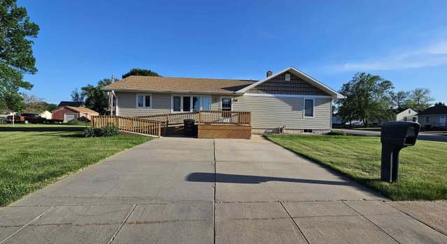 Photo of 520 N Center St, Clay Center, NE 68933