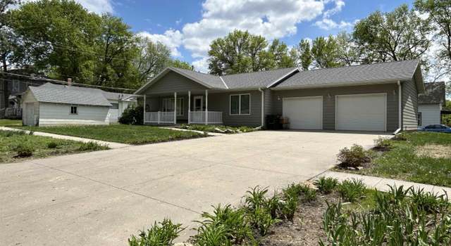 Photo of 705 E 5th St, Crete, NE 68333