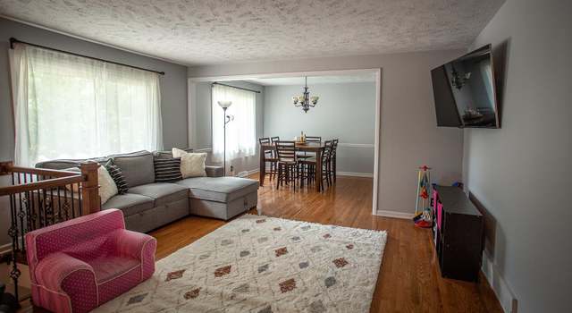 Photo of 4320 Hike Cir, Bellevue, NE 68123