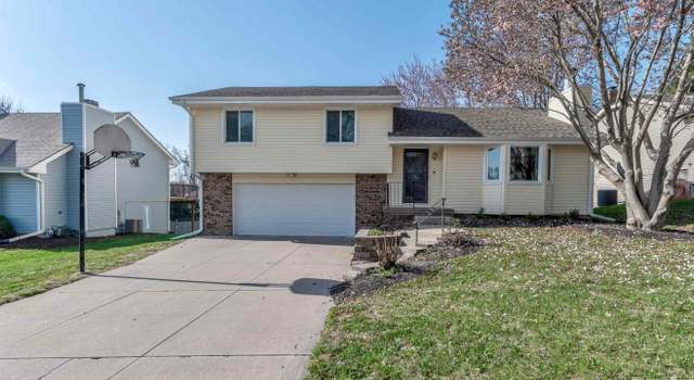 Photo of 825 Redwood Ln, Papillion, NE 68048