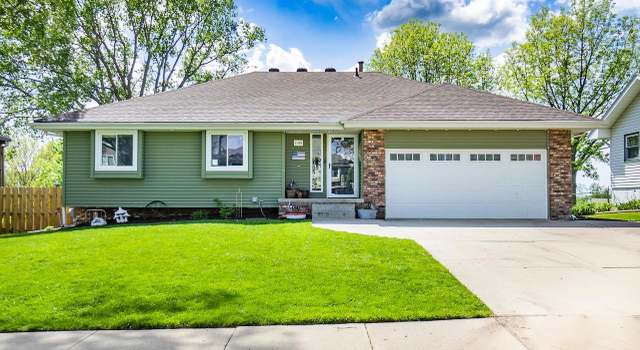 Photo of 1108 Conestoga Rd, Papillion, NE 68406