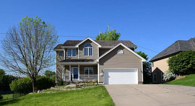 Photo of 805 W Centennial Rd, Papillion, NE 68046
