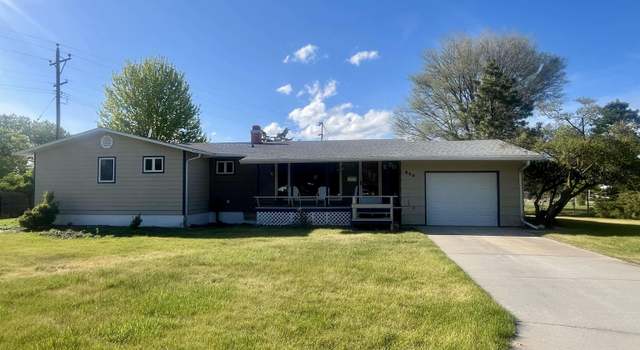 Photo of 606 E 7th St, Valentine, NE 69201