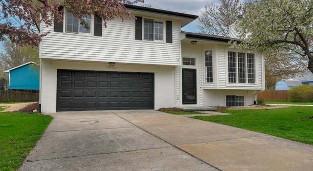Photo of 15104 Chalco Pointe Dr, Omaha, NE 68138