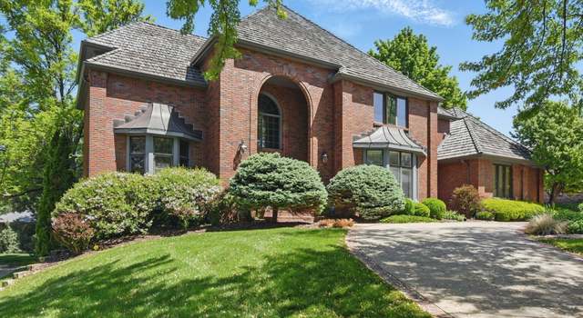 Photo of 9944 Broadmoor Rd, Omaha, NE 68114