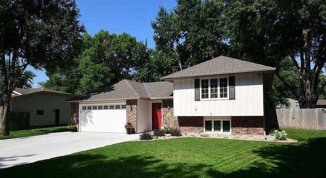Photo of 1815 Sherwood Cv, Fremont, NE 68025