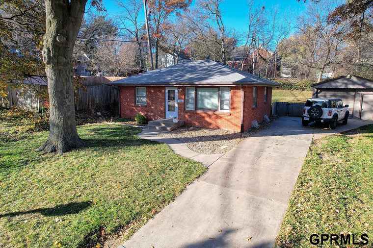Photo of 3331 Curtis Dr Lincoln, NE 68506