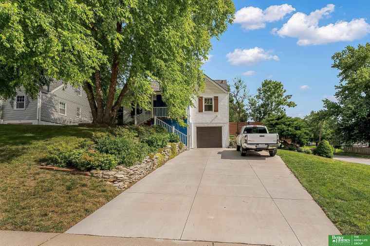 Photo of 5102 Poppleton Ave Omaha, NE 68106