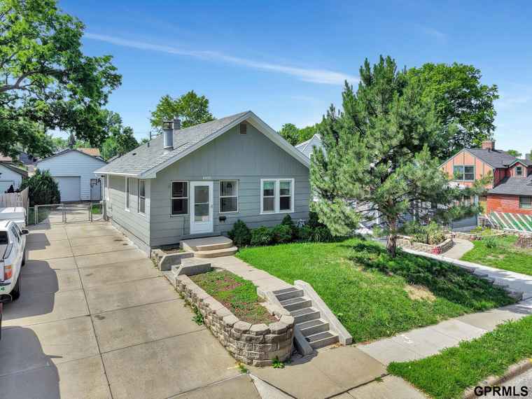 Photo of 6035 Woolworth Ave Omaha, NE 68106