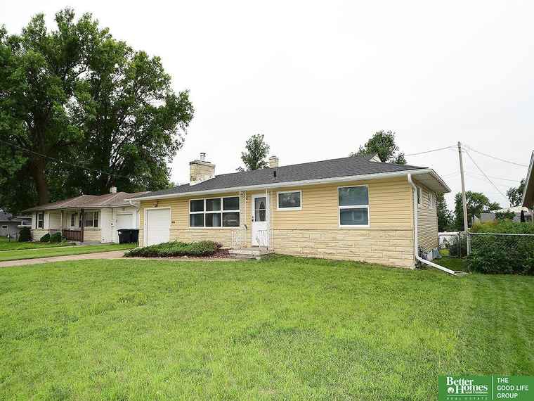 Photo of 3234 S 45th St Omaha, NE 68106
