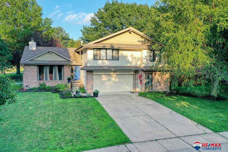 Photo of 3400 Fox Hollow Cir Lincoln, NE 68506