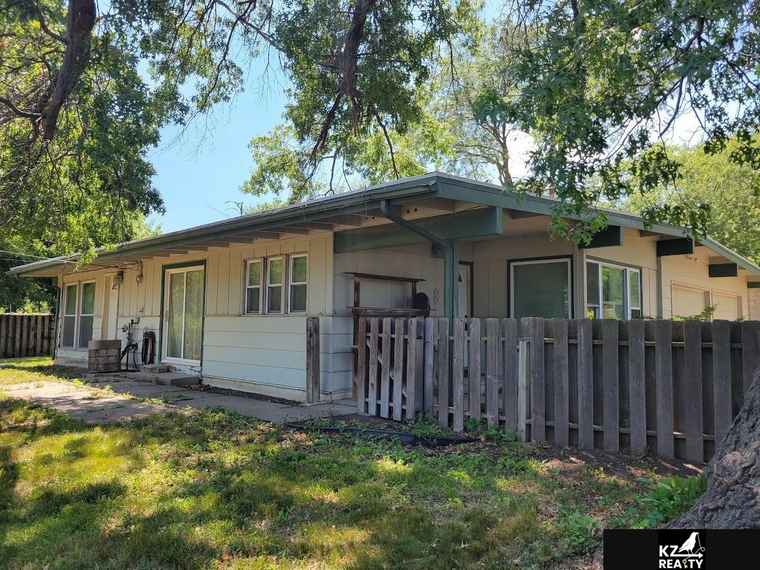 Photo of 840 Lyncrest Dr Lincoln, NE 68510