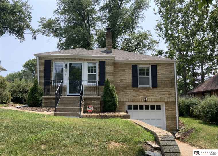 Photo of 4315 Pierce St Omaha, NE 68105