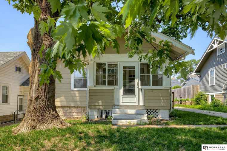 Photo of 4362 Pacific St Omaha, NE 68105