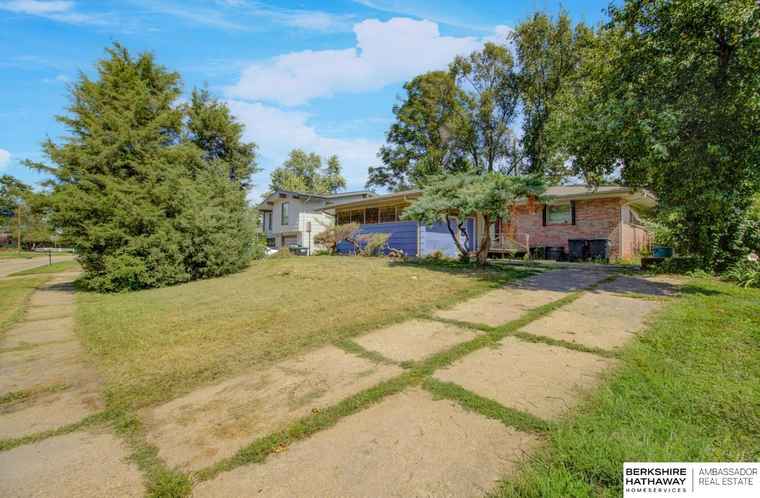 Photo of 8512 Grand Ave Omaha, NE 68134