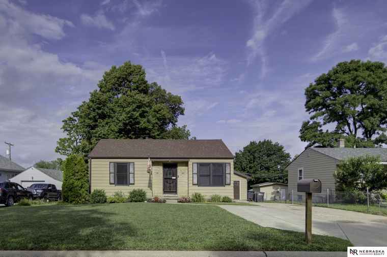 Photo of 5438 South 49th St Omaha, NE 68117