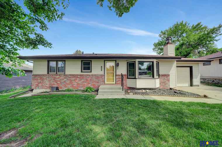 Photo of 1230 Clearview Blvd Lincoln, NE 68512