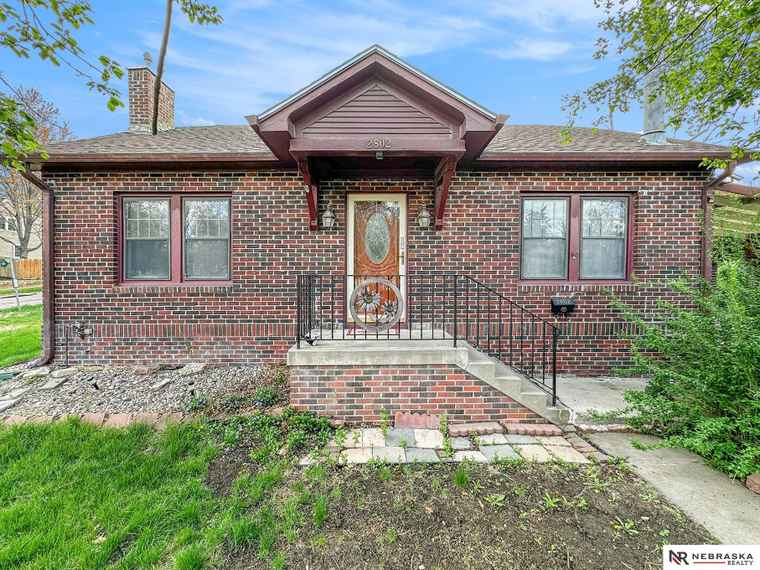 Photo of 2802 S 12th St Lincoln, NE 68502