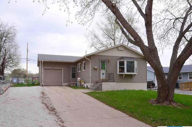 6626 Parkview Ln Omaha Ne 68104 2 Beds 3 Baths