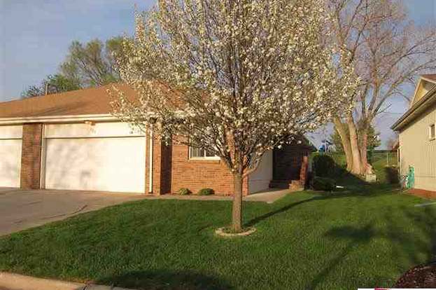 907 S 117th Plz Omaha Ne 68154 Mls 21308308 Redfin