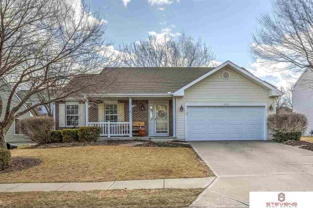 Residential Garage Doors Omaha Door Window Garage Doors Best Garage Doors Raynor Garage Doors