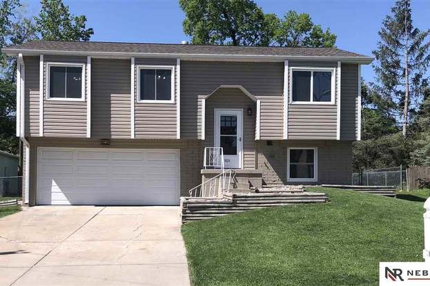6524 Read St Omaha Ne 68152 3 Beds 2 Baths
