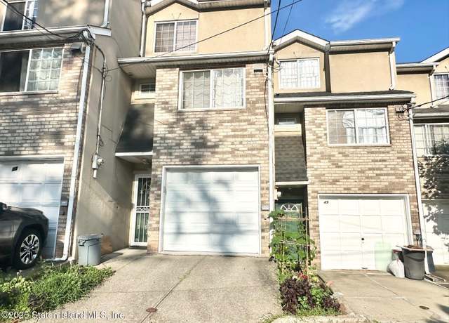 Property at 47 Savo Ln, Staten Island, NY 10305, 3 beds, 2.5 baths