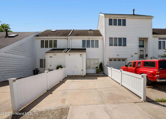 Property at 141 Hampton Grn, Staten Island, NY 10312, 2 beds, 1 bath