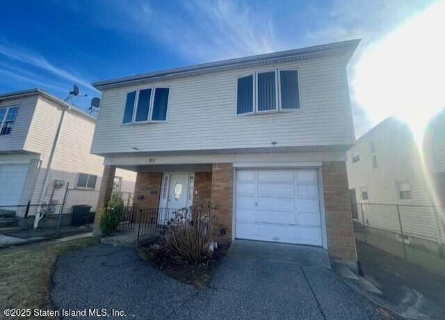 Property at 52 Amador St, Staten Island, NY 10303, 3 beds, 2.5 baths