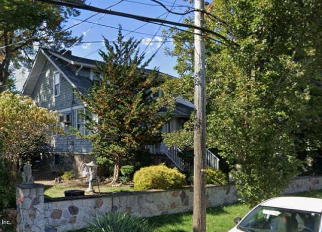 Property at 320 Sprague Ave, Staten Island, NY 10307, 3 beds, 1.5 baths