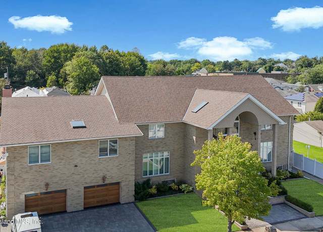 Property at 20 Cordelia Ave, Staten Island, NY 10309, 9 beds, 9 baths