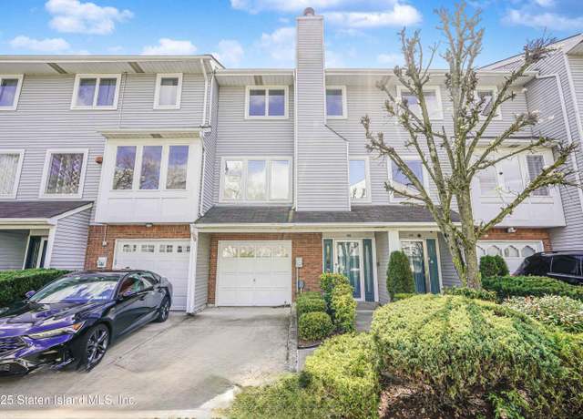 Property at 140 Commodore Dr, Staten Island, NY 10309, 3 beds, 3 baths
