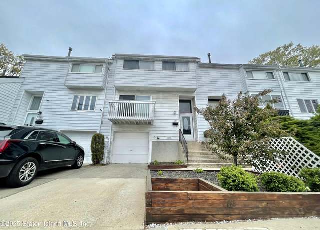 Property at 187 Dover Grn, Staten Island, NY 10312, 3 beds, 2.5 baths