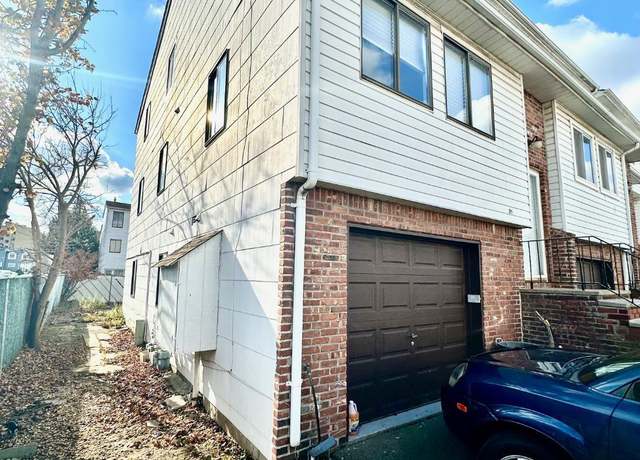 Property at 80 Country Dr N, Staten Island, NY 10314, 3 beds, 2 baths