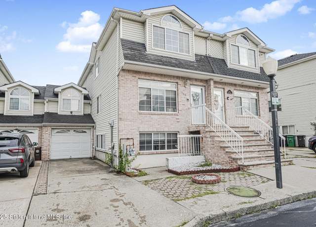 Property at 155 Darnell Ln, Staten Island, NY 10309, 3 beds, 2.5 baths