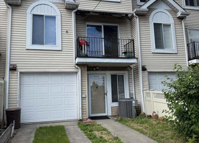 Property at 66 Tappen Ct, Staten Island, NY 10304, 2 beds, 1.5 baths