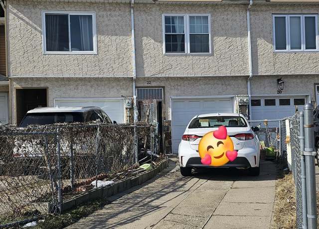 Property at 22 Long Pond Ln, Staten Island, NY 10304, 3 beds, 3 baths