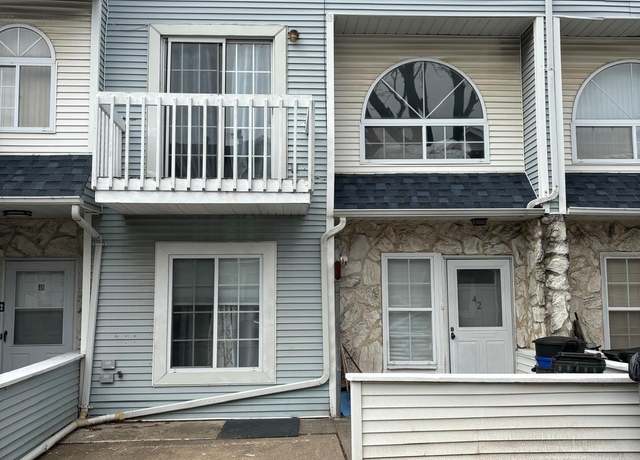 Property at 42 Country Dr E, Staten Island, NY 10314, 3 beds, 2 baths