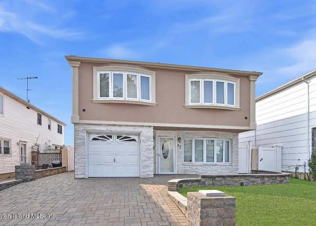 Property at 32 Brunswick St, Staten Island, NY 10314, 3 beds, 2.5 baths