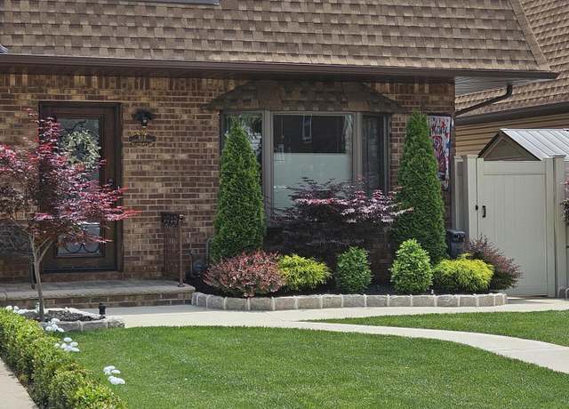 Property at 818 Sinclair Ave, Staten Island, NY 10309, 3 beds, 2.5 baths
