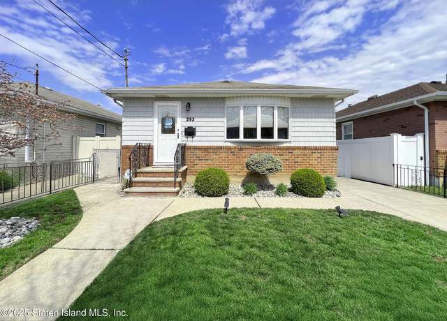 Property at 293 Chesterton Ave, Staten Island, NY 10306, 3 beds, 1.5 baths