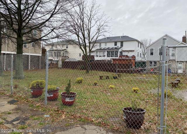 Property at 9 Iroquis St, Staten Island, NY 10305