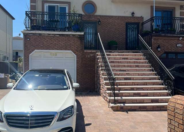 Property at 222 Monahan Ave, Staten Island, NY 10314, 3 beds, 2.5 baths